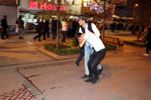 Ankara'da, 'Barış Pınarı Harekatı'nı protesto eden HDP'liler ile ilgili görsel sonucu