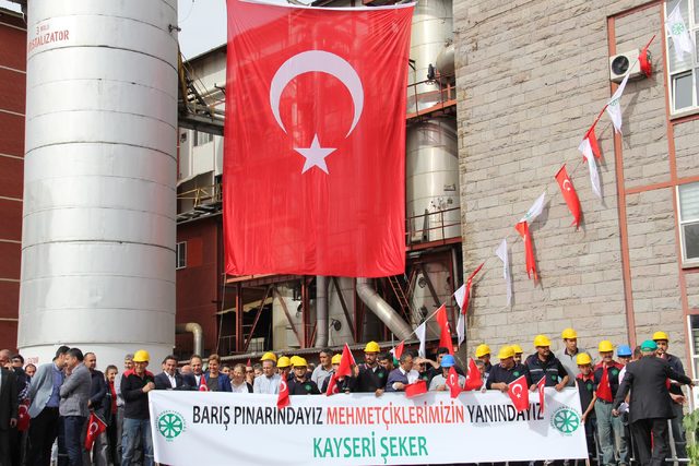 Kayseri'de fabrika çalışanlarından Mehmetçik için Fetih suresi
