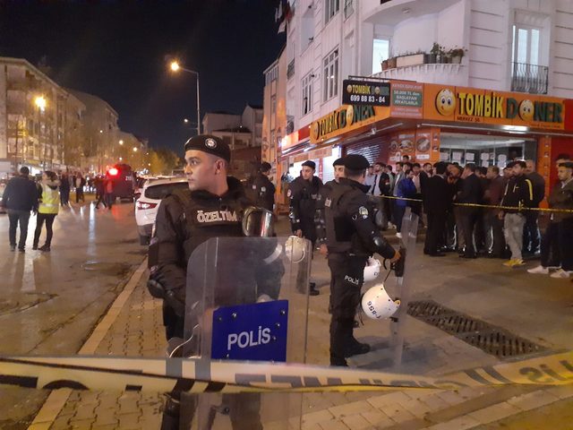 Esenyurt'ta cezaevi firarisi polisle çatıştı: 2 yaralı (1)