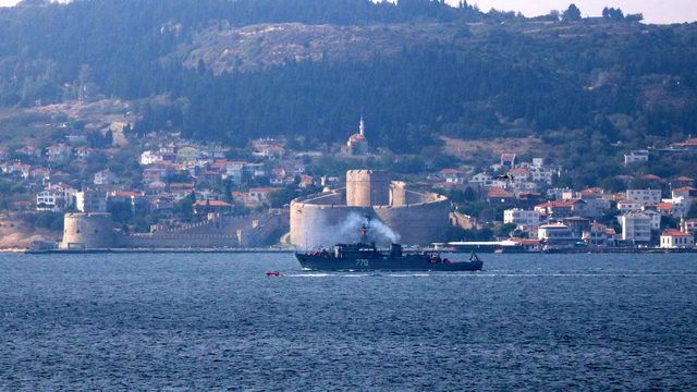 Çanakkale Boğazı’ndan 2 Rus savaş gemisi geçti