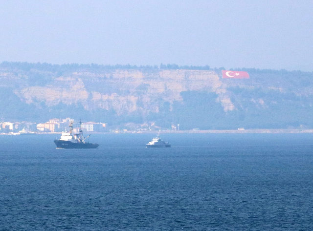 Çanakkale Boğazı’ndan 2 Rus savaş gemisi geçti