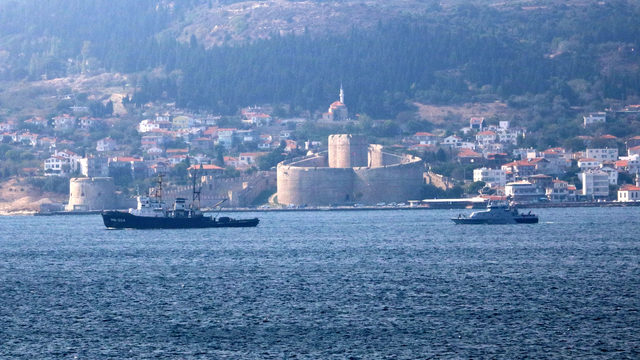Çanakkale Boğazı’ndan 2 Rus savaş gemisi geçti