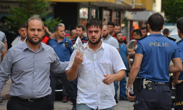 Pazarcıların yer kavgası: 5 yaralı