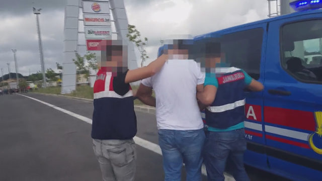 Jandarmanın nefes kesen uyuşturucu operasyonu havadan görüntülendi