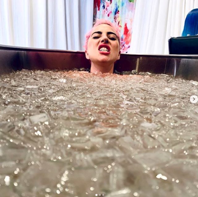 dunyaca-unlu-sarkici-lady-gaga-dan-cirilciplak-12543752_7499_m