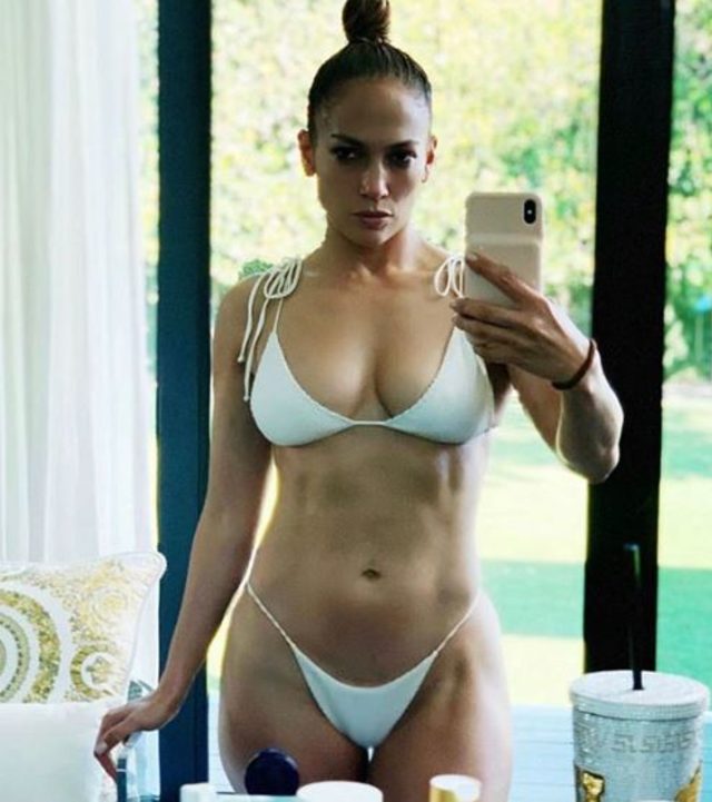 Ebru Polat Jennifer Lopez'e �zendi! Mayolu poz verdi