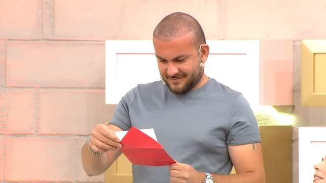 Kuaf�r�m Sensin'de gizemli a�k mektubu! Mustafa ve Selen sevgili mi oldular?