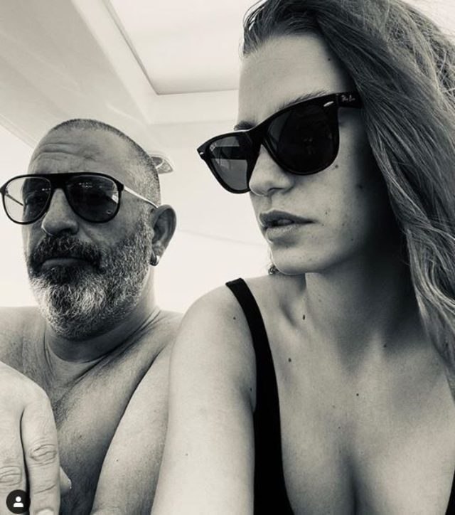 serenay-sarikaya-cem-yilmaz-pozlari-qiuu.jpg