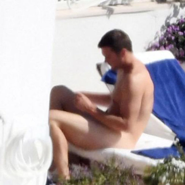 Tom brady sunbathed nude during vacation with gisele
