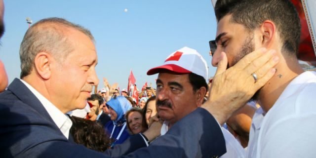 İbrahim Tatlıses: Ben de FETÖ gazisiyim 82
