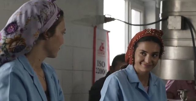 Melisa Şenolsun ve Ebru Şahin arasındaki bağ...