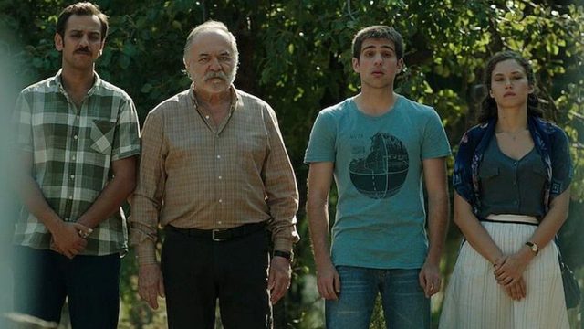 Melisa Şenolsun ve Ebru Şahin arasındaki bağ...