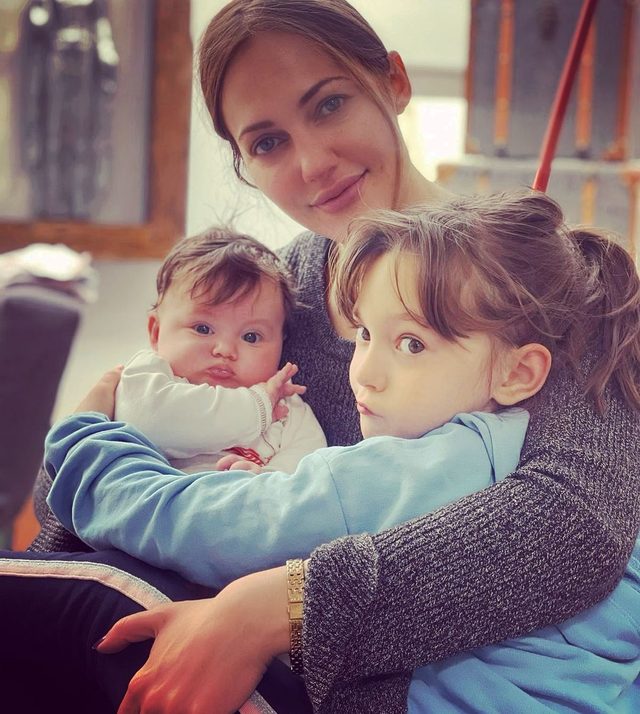 Meryem Uzerli'nin kızı Lara büyüdü! Tıpkı annesi