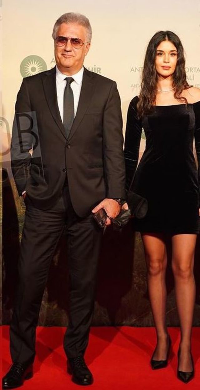 Tamer Karadağlı'nın kendisinden 30 yaş küçük sevgilisi merak konusu oldu