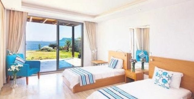 kivanc-tatli-072757YQ