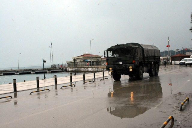 Sinop'a gelen askeri araçlar dikkat                çekti