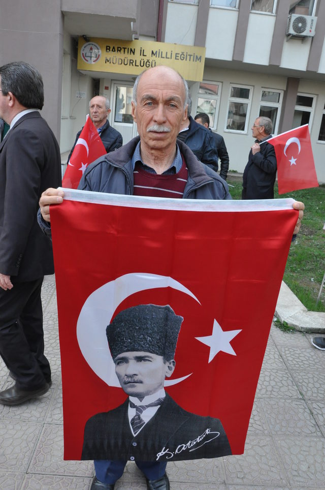 Bartın'da, Milli Eğitim Müdürü protesto edildi