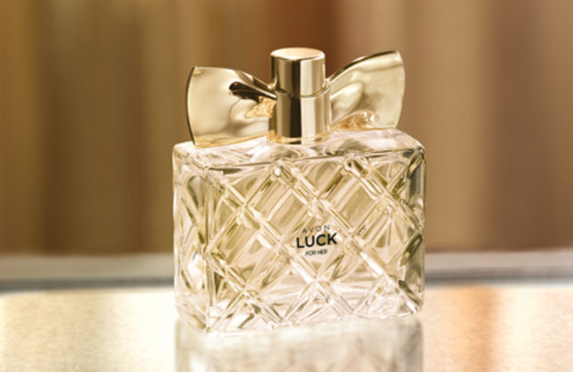 Avon First Date Of Turkish Rose Parfum Kullanici Yorumlari Galaxyeskizi Moda Dunyasi