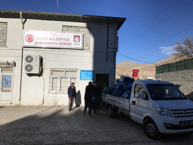 Derik Belediyesi, prefabrik binada hizmet vermeye başladı