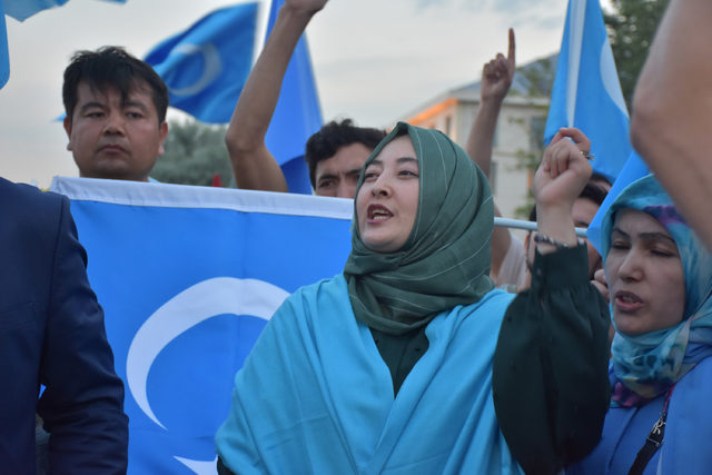 Türkistanlılardan Çin Başkonsolosluğu'na iftar protestosu Son Dakika