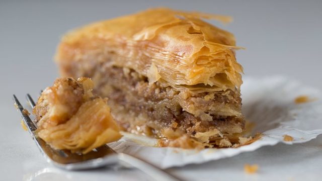 Baklava yedikten sonra neden tarçınlı süt içmelisiniz?