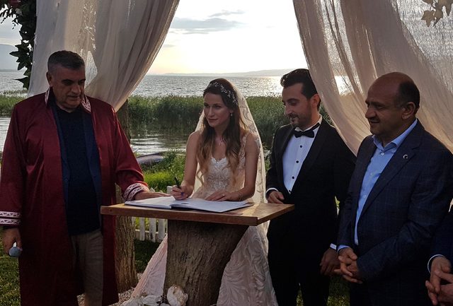 Başbakan Yardımcısı Işık nikah şahidi oldu