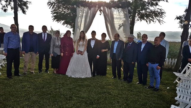Başbakan Yardımcısı Işık nikah şahidi oldu