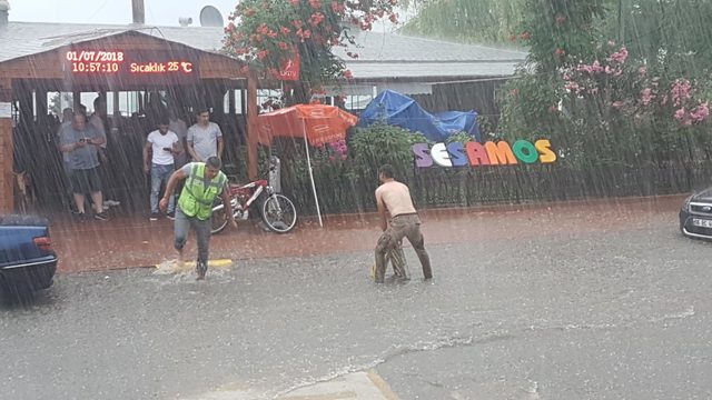 Amasra'da sağanak etkili oldu
