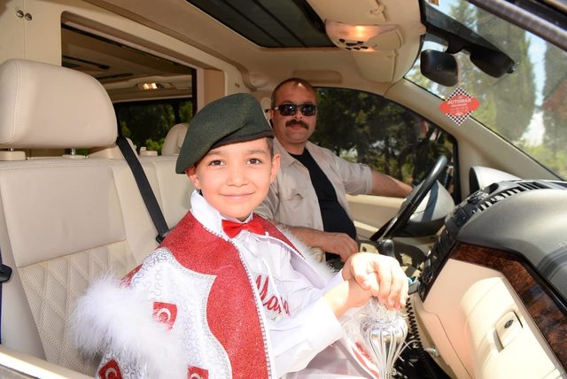 15 Temmuz şehidinin oğluna zırhlı sünnet arabası