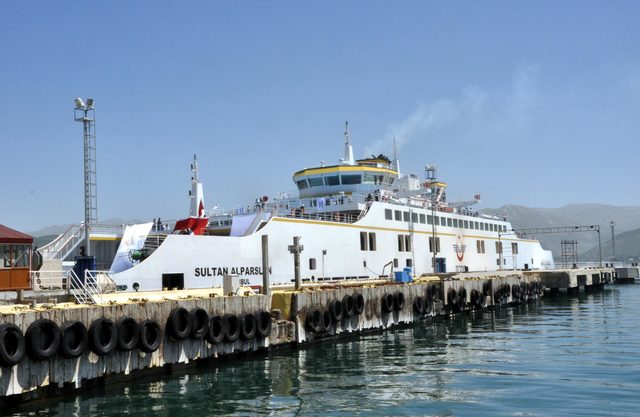 Van Gölü'nde Denizcilik ve Kabotaj Bayramı kutlaması
