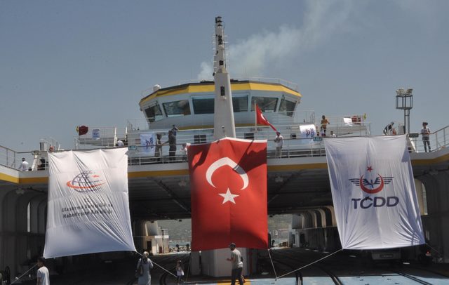 Van Gölü'nde Denizcilik ve Kabotaj Bayramı kutlaması