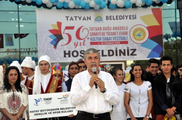 Türkiye'nin renkleri Tatvan'da buluştu