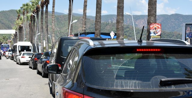 Seçim ve sınavlar bitti, tatilciler Marmaris'e akın ediyor