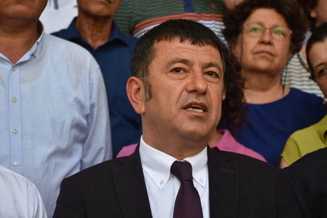 CHP'li Ağbaba: Şehit cenazelerine sen katılma kardeşim