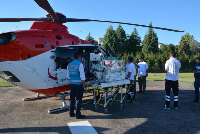 Helikopter ambulans kalp hastası bebek için havalandı