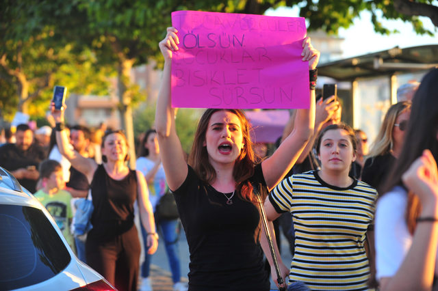 Bursa'da çocuk istismarına karşı 15 bin kişi yürüdü