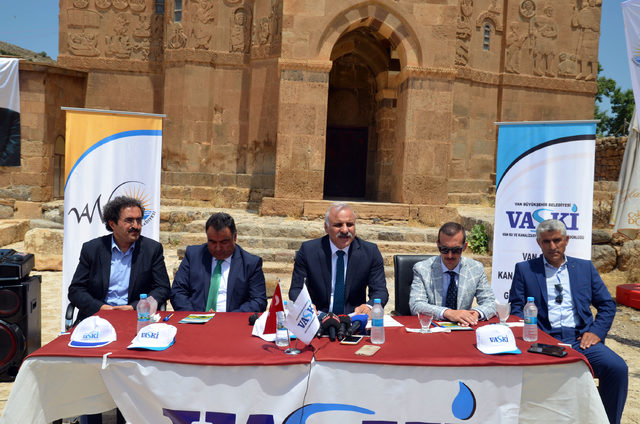 Akdamar Adası tatlı suya kavuşuyor