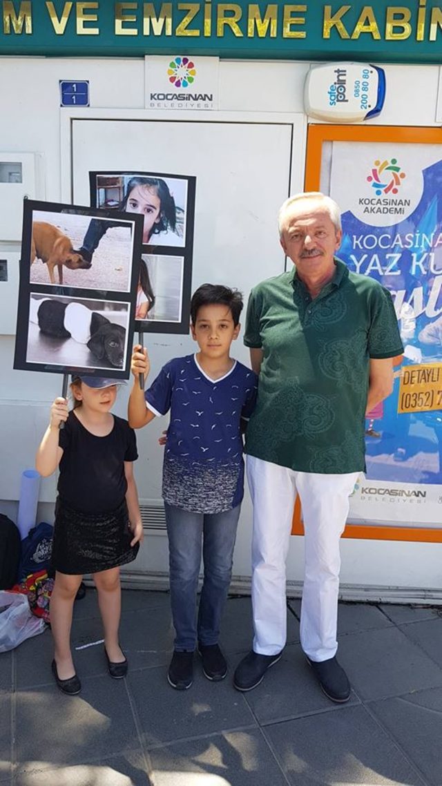 Dede ve torunlarından Leyla ve Eylül için sessiz eylem