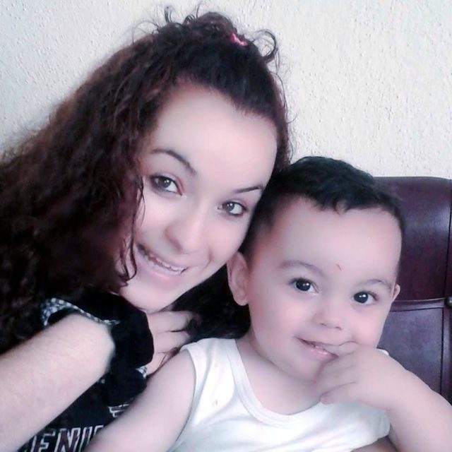 Kablo ile boğduğu oğlununun adını bilekliğine yazdı