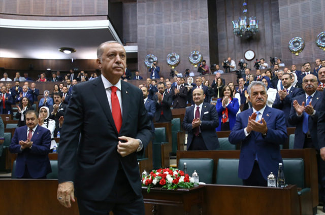   Erdogan, who will announce the first presidential decisions on the same day," We will announce the cabinet Monday evening at 9:00 pm as the first president of the new system, and we will start working on weapons. "</p>
</div>
<div class=