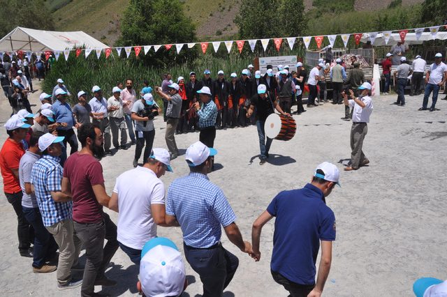 Bitlis'te 2 bin 500 metre yükseklikte şenlik coşkusu