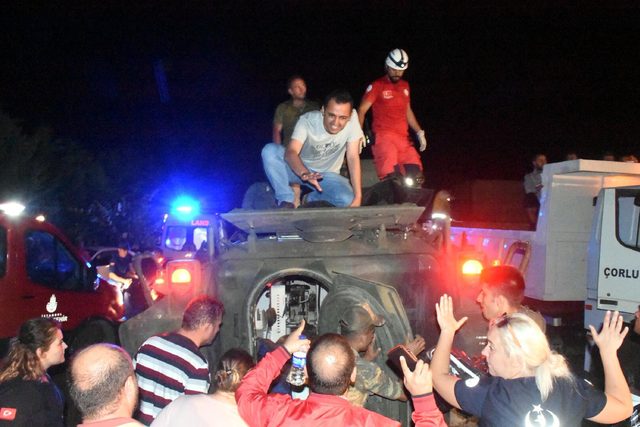Tekirdağ'da yolcu treninin 5 vagonu devrildi: 10 ölü, 73 yaralı (7)