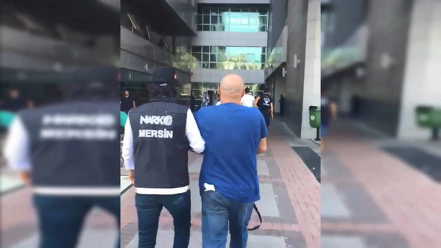 Mersin Limanı'nda, 7,5 ton eroin üretiminde kullanılacak asetik anhidrit ele geçirildi