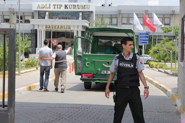 Tren kazasında ölen kız kardeşlerin cenazesi Adli Tıp'a getirildi