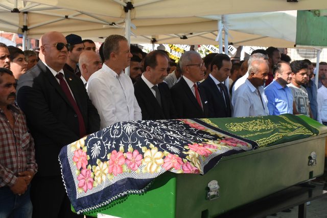 Tren faciasında ölen iki komşu son yolculuğuna uğurlandı