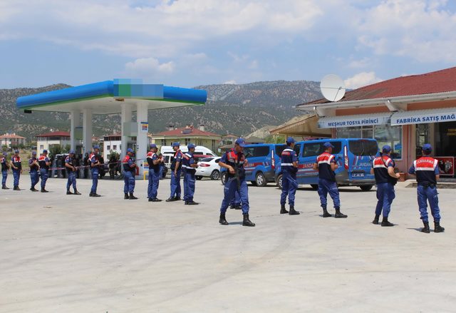 Kastamonu'da 8 kişilik basın açıklamasına 40 jandarma ile önlem