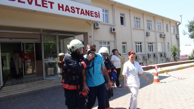 Şile Devlet Hastanesi'nde deprem ve yangın tatbikatı yapıldı.