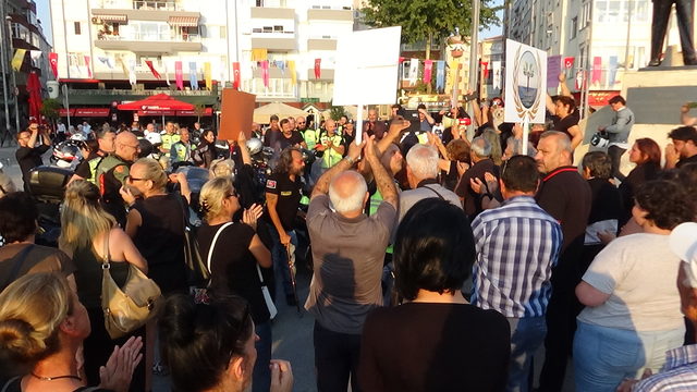 Silivri'de çocuk istismarı ve kadına şiddet protestosu
