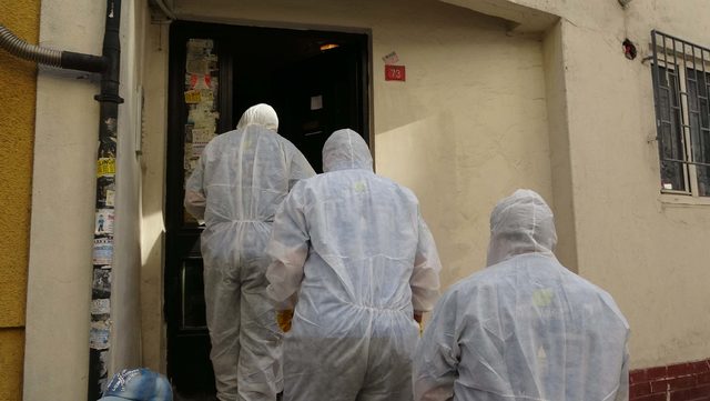 Cihangir'de deniz manzaralı çöp ev