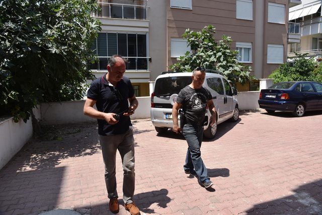 Polis çiftin evinden 16 bin liralık ziynet eşyası çalındı